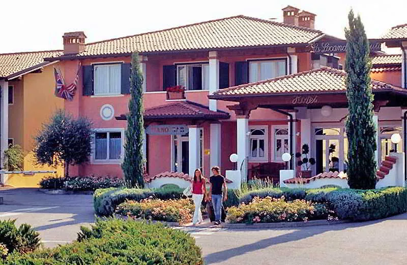 Apartment La Locanda Santa Giulia Lake Garda Italy